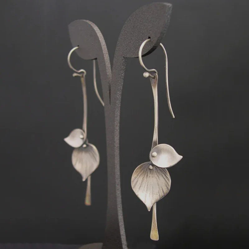 Antique Silver Leaf Dangle Earrings - Image 2