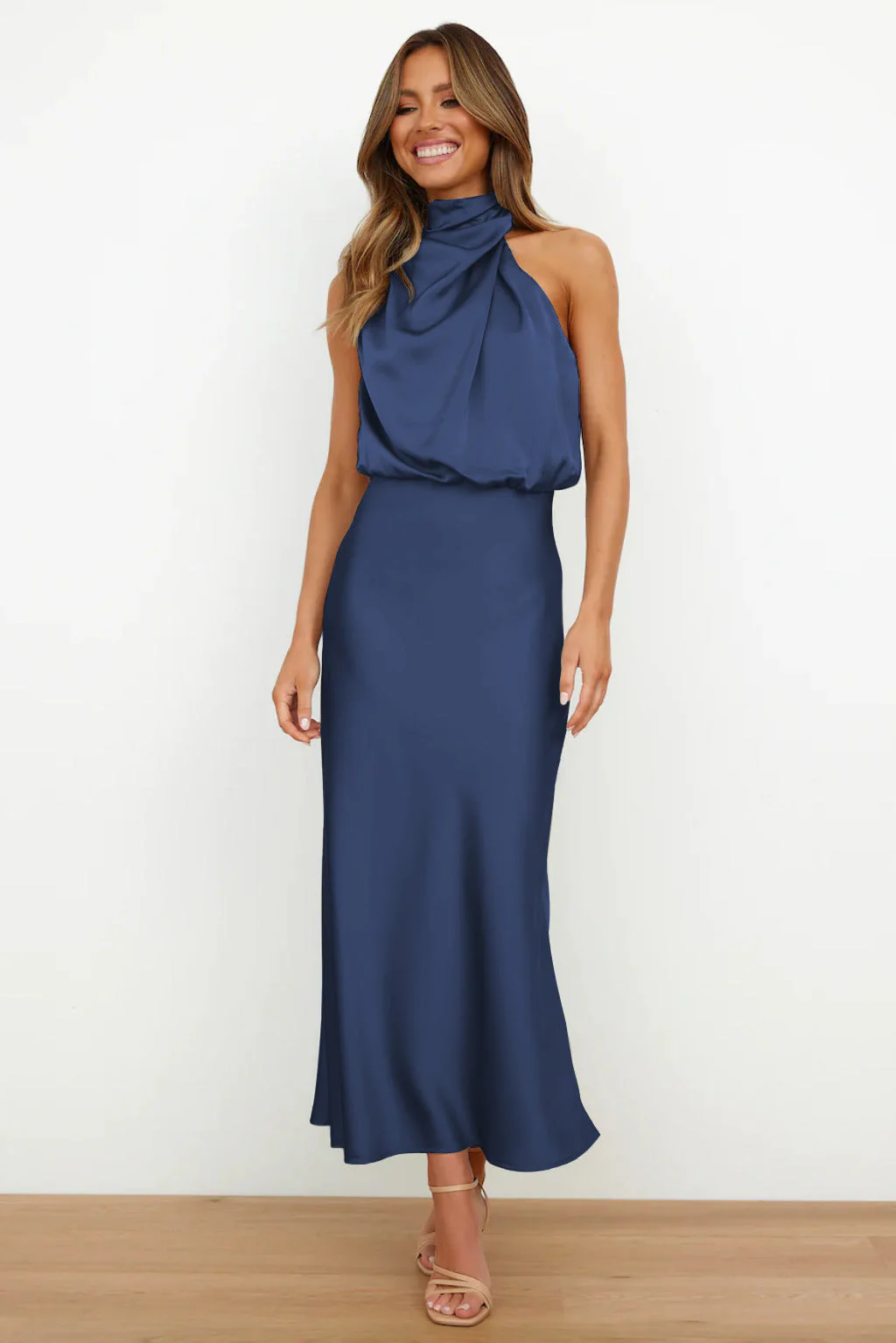 Backless Halter Neck Flowy Maxi Dress - Image 4