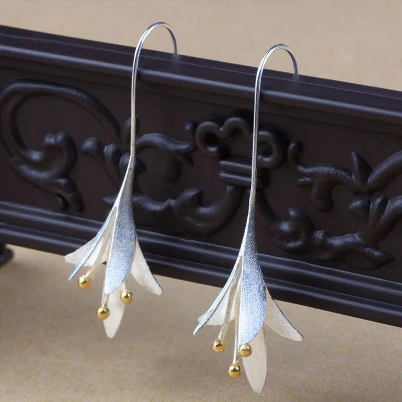 Blossom Silver Flower Earrings - Image 10