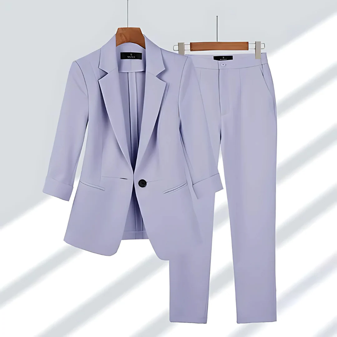 Chic Blazer with Matching Trousers - Image 4