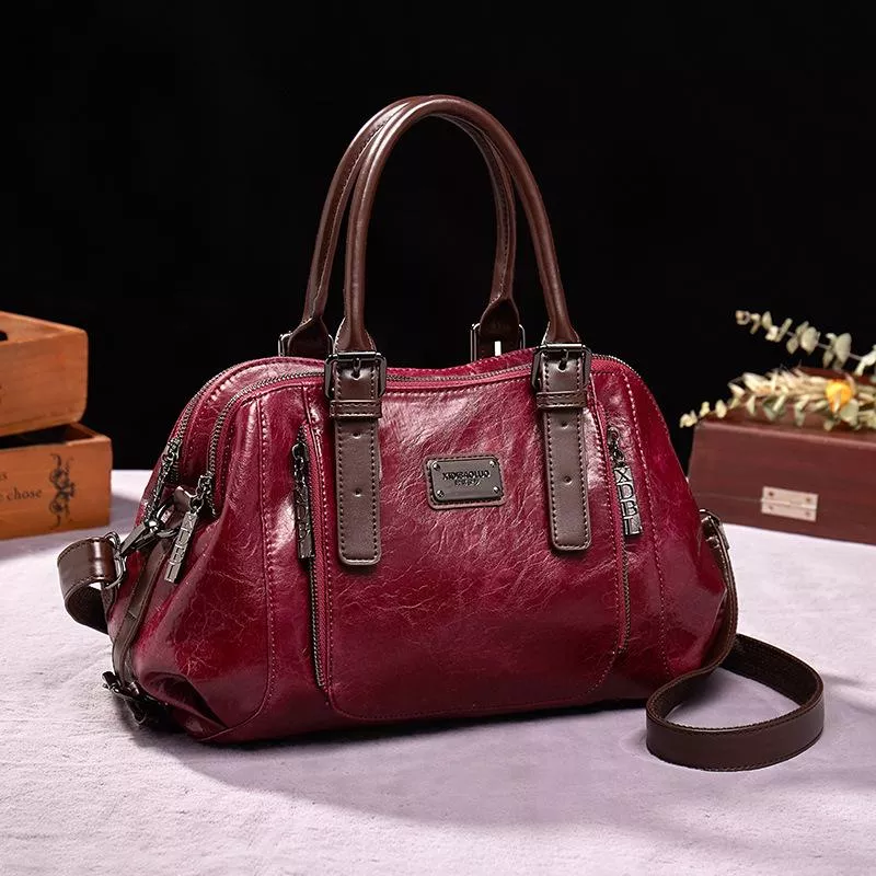 Chic Handbag with Modern Appeal - Image 7