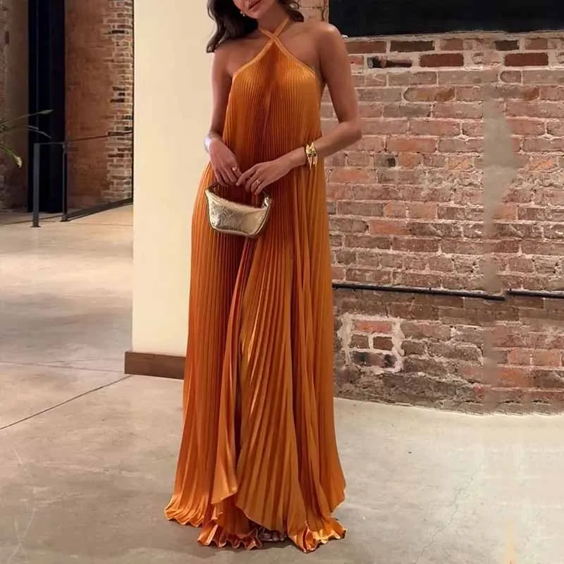 Chic Pleated Halter Neck Maxi Dress - Image 2