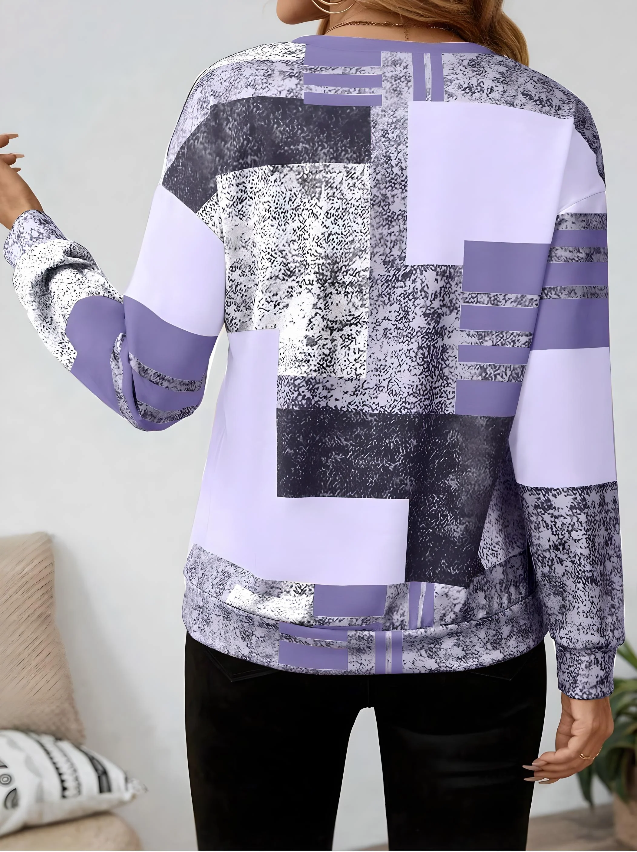 Chic Vintage Long Sleeve Pullover - Image 11