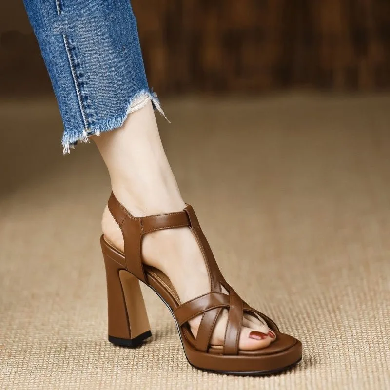 Comfortable Classic High Sole Heel - Image 4