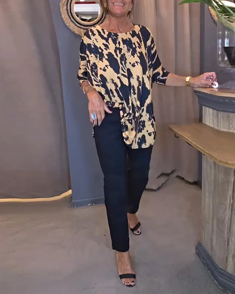 Crew Neck Printed Slit Blouse - Image 2