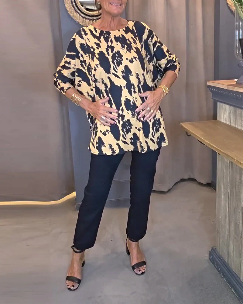 Crew Neck Printed Slit Blouse - Image 3