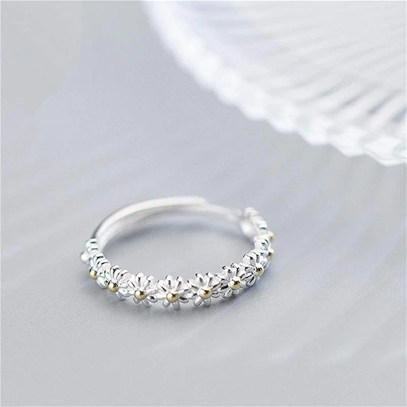 Dainty Adjustable Daisy Flower Ring - Image 10