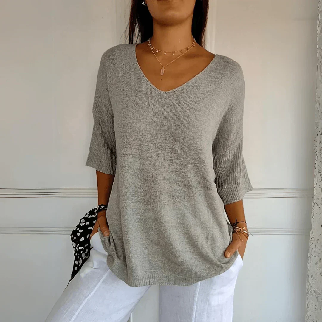 Elegant Blouse with a Relaxed Silhouette - Image 10