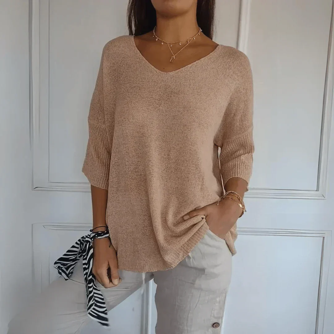 Elegant Blouse with a Relaxed Silhouette - Image 17