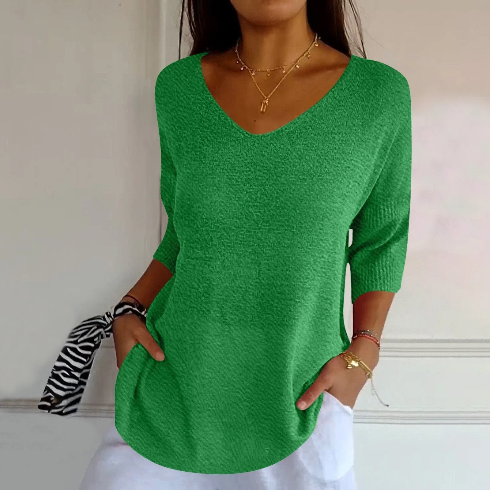 Elegant Blouse with a Relaxed Silhouette - Image 4