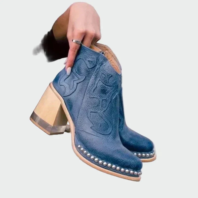 Elegant Embroidered Leather Boots - Image 3