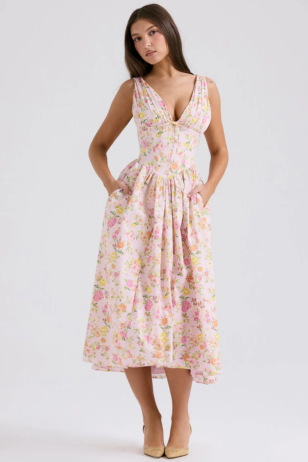 Elegant Flattering Summer Dress - Image 3
