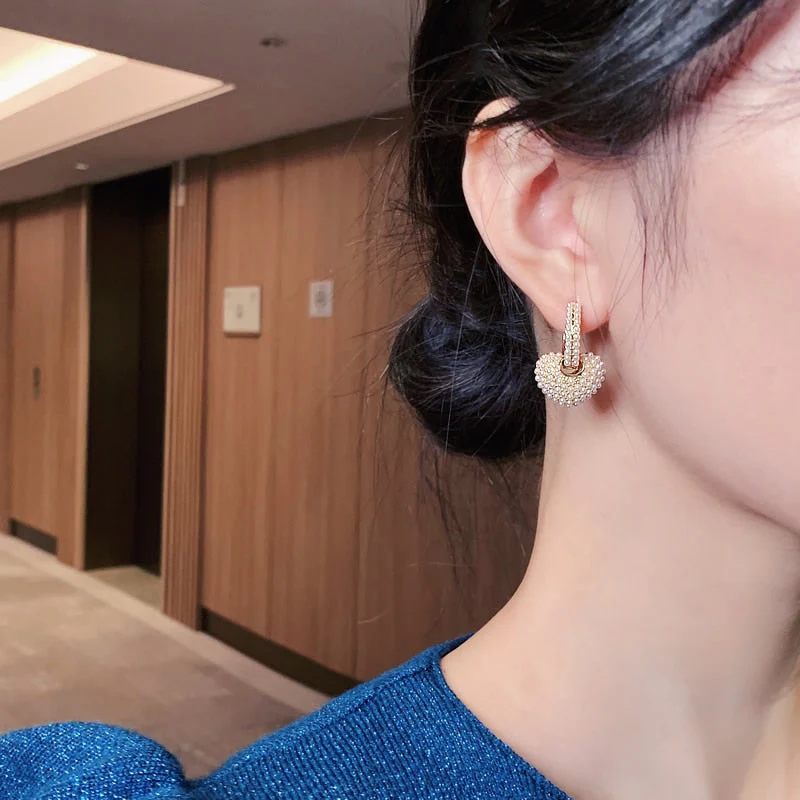 Elegant Heart-Shaped Pearl Earrings - Image 10