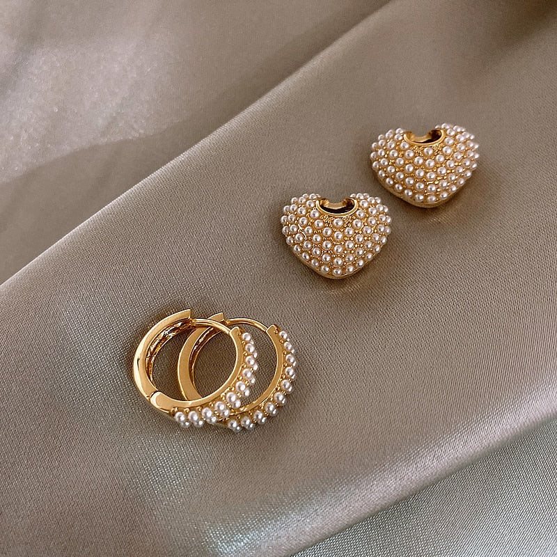 Elegant Heart-Shaped Pearl Earrings - Image 4