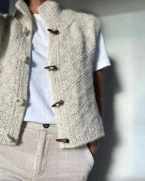 Elegant Knit Sleeveless Cardigan - Image 3