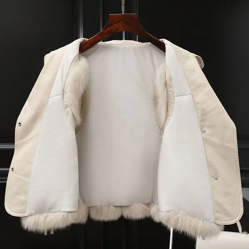 Elegant Layered Collar Fur Vest - Image 4