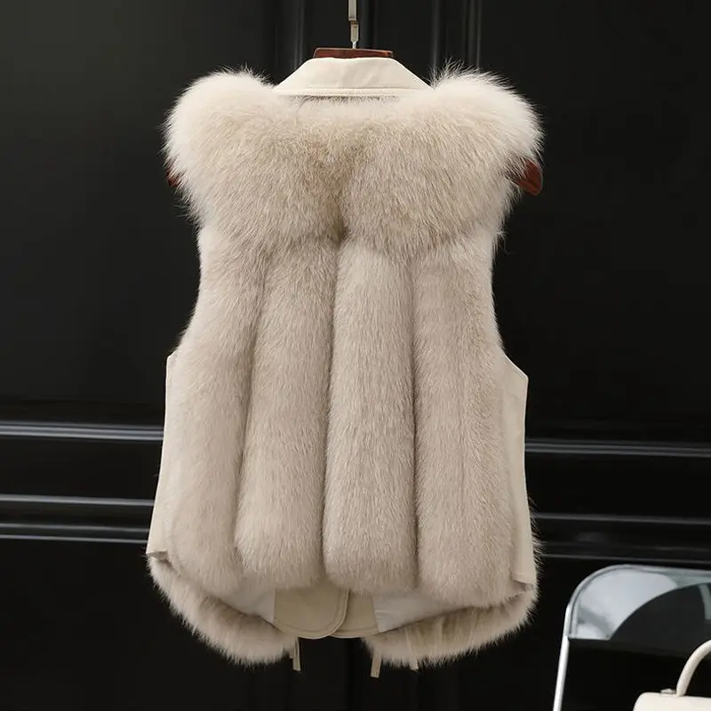 Elegant Layered Collar Fur Vest - Image 7