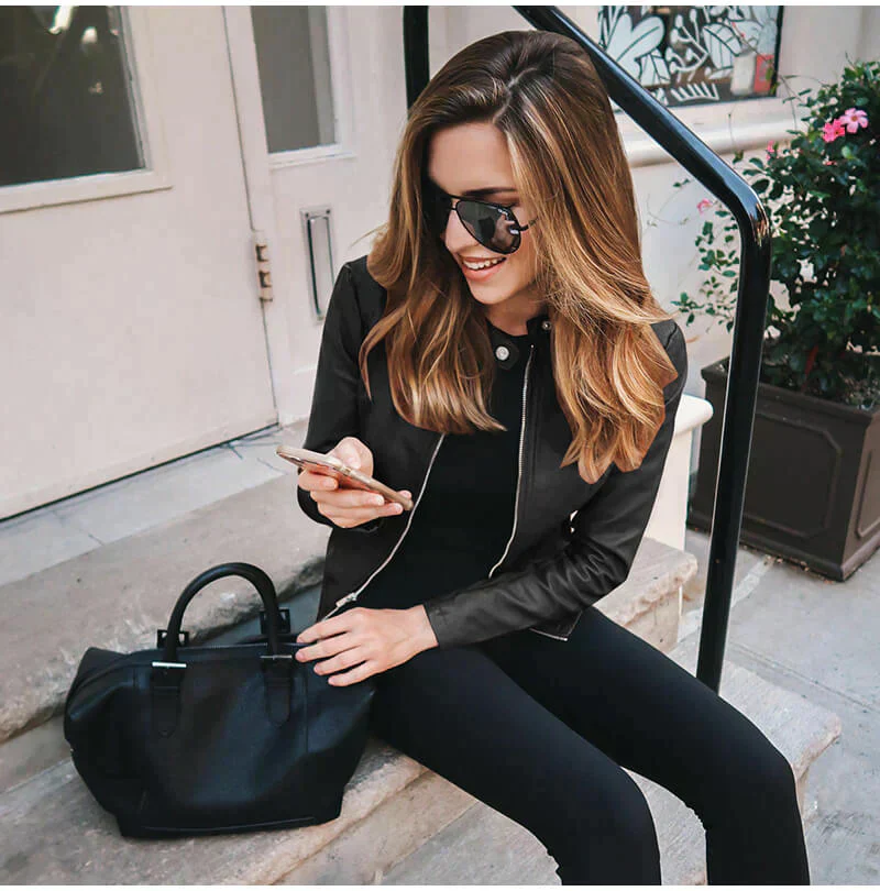 Elegant Leather Jacket with Custom Fit Feel - Image 3