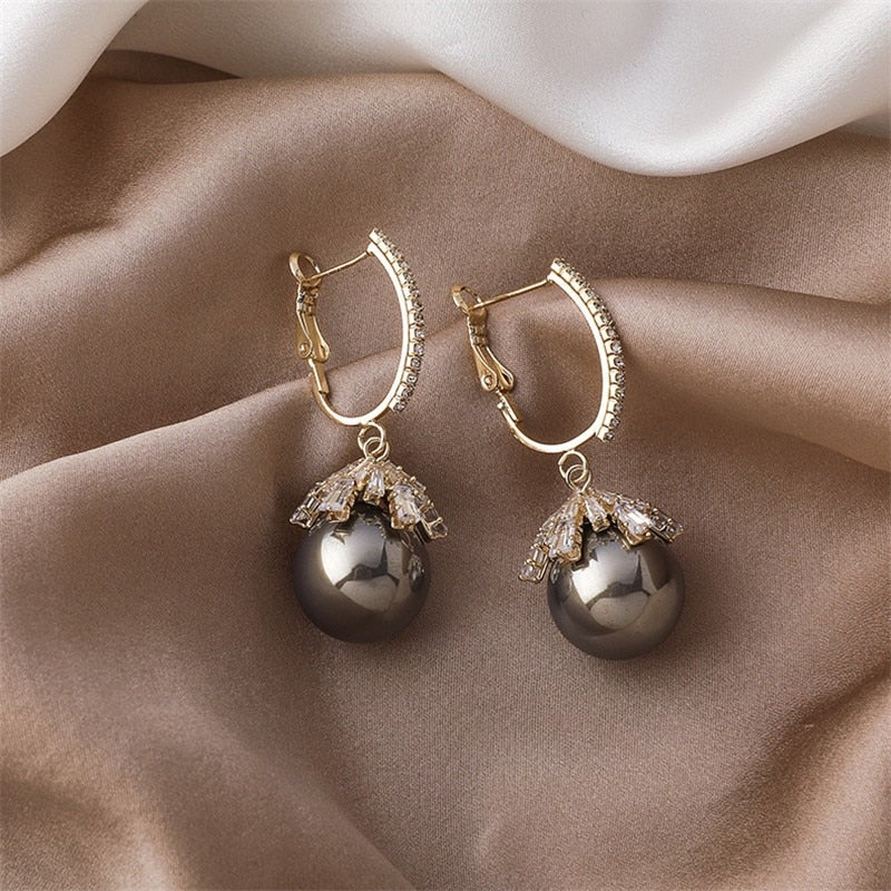 Elegant Malia Pearl Dangle Earrings - Image 7