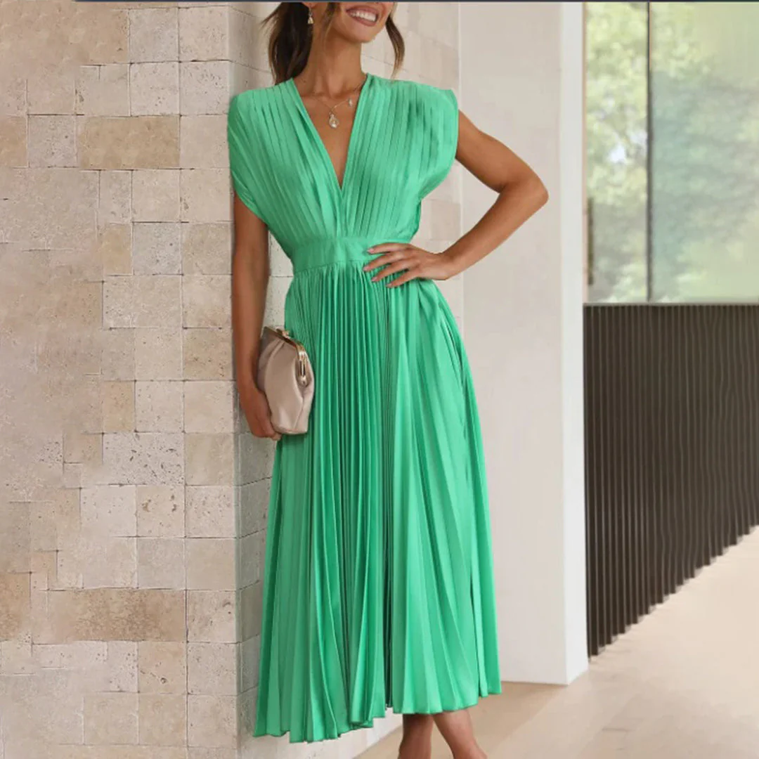 Elegant Maxi Dress With Flair - Image 13