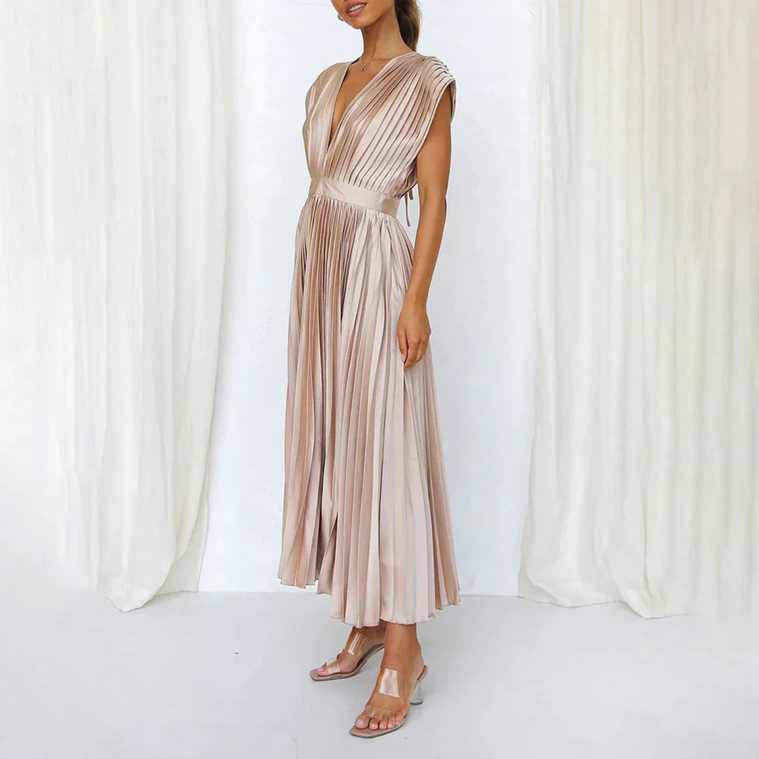 Elegant Maxi Dress With Flair - Image 22