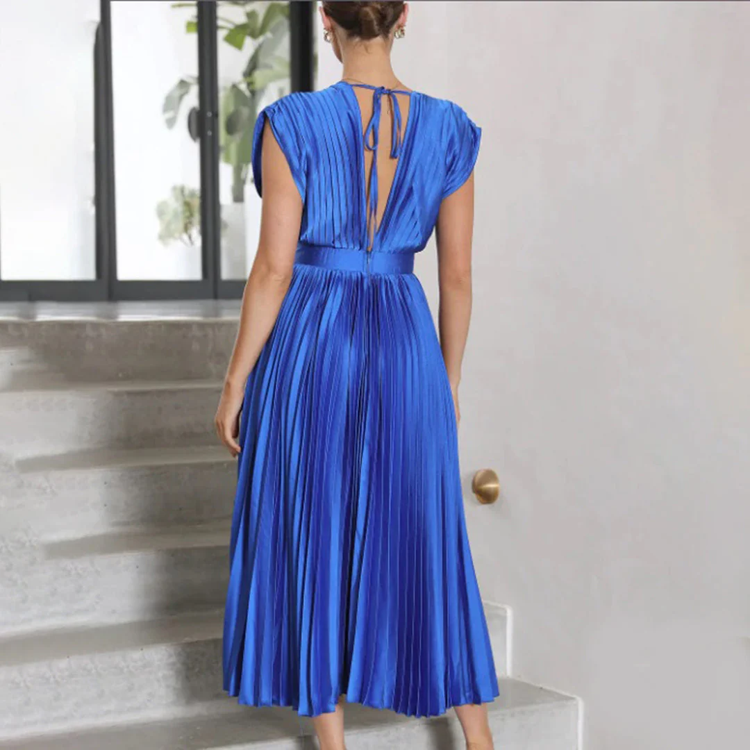 Elegant Maxi Dress With Flair - Image 9