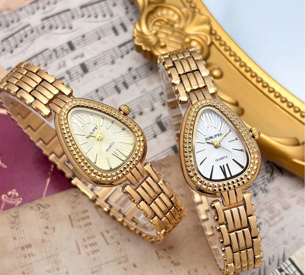 Elegant Snake-Head Bracelet Watch