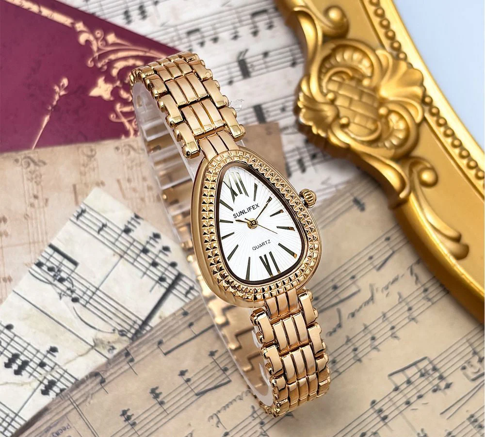 Elegant Snake-Head Bracelet Watch - Image 10