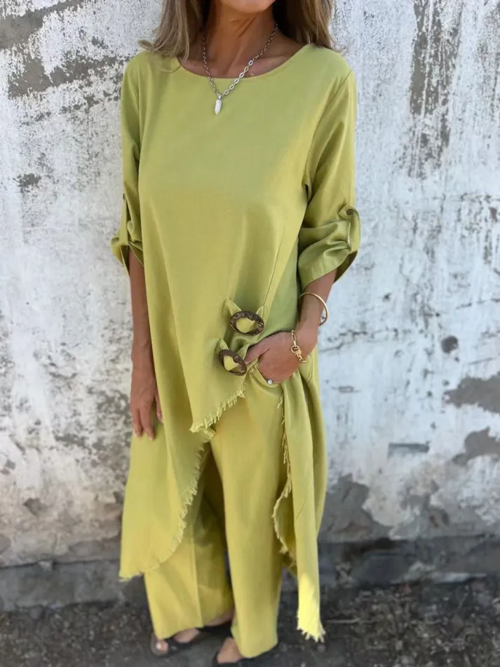 Chic V-Neck Flowy Midi Dress - Image 12