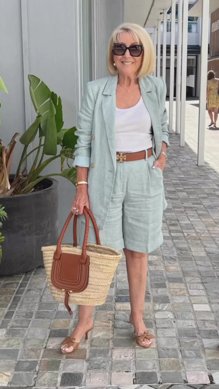 Elegant Suit Shorts Two-Piece Set - Image 5