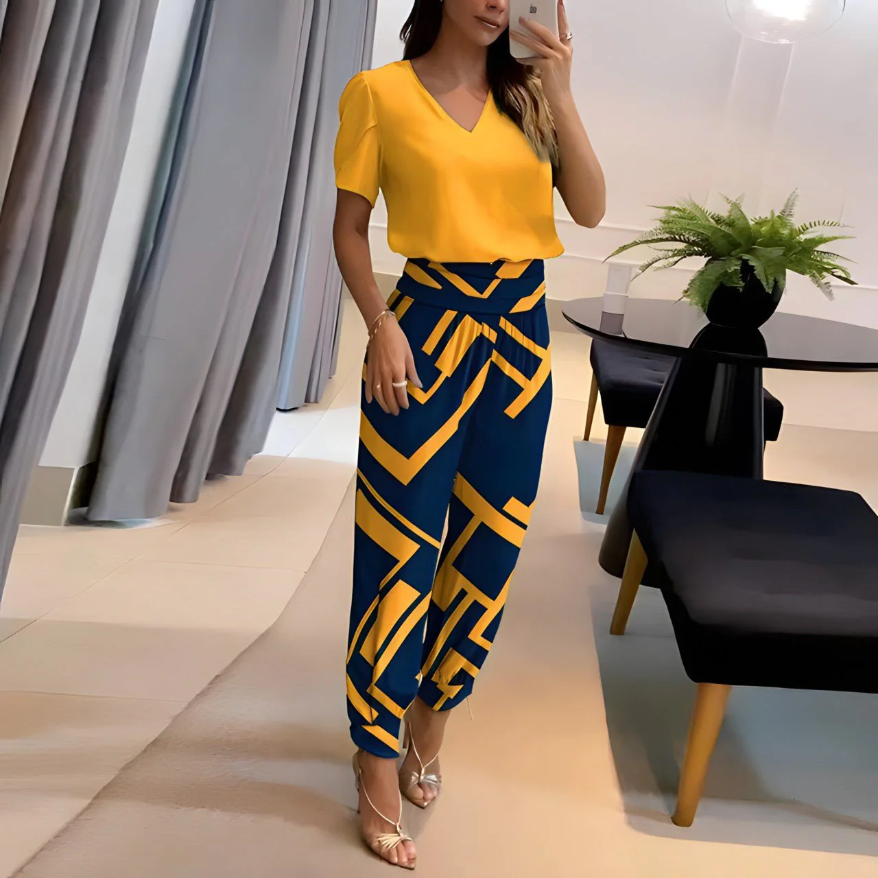 Elegant Top and Trousers Set – Flowy Staple for Relaxed Elegance - Image 2