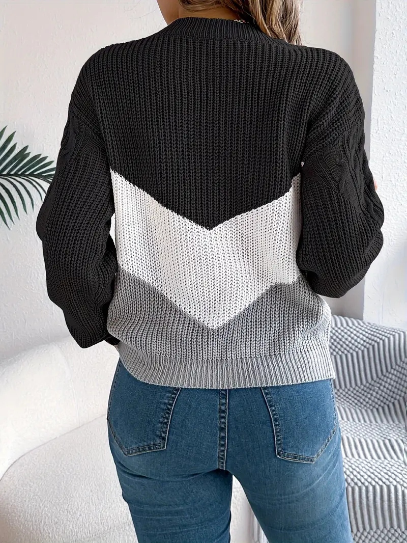 Elegant Two-Tone Crew Neck Sweater for Women's - Image 11