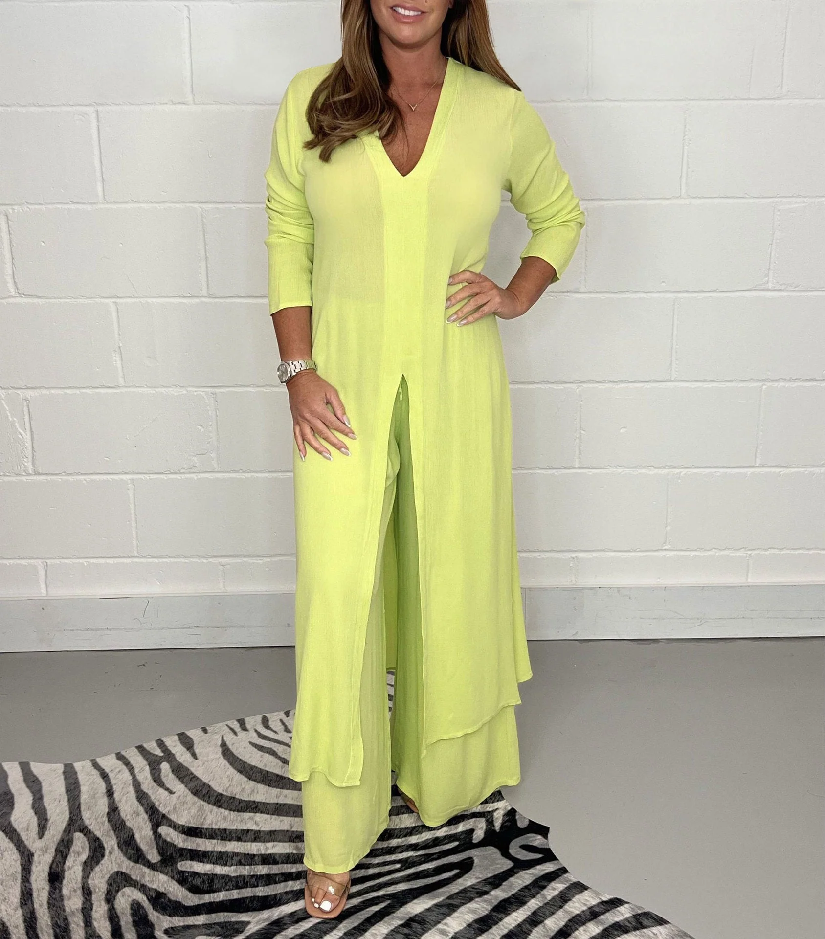 Elegant V-Neck Split Luxe Dress - Image 3