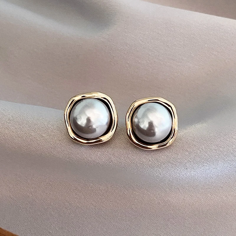 Elegant Vintage Pearl Earrings - Image 2