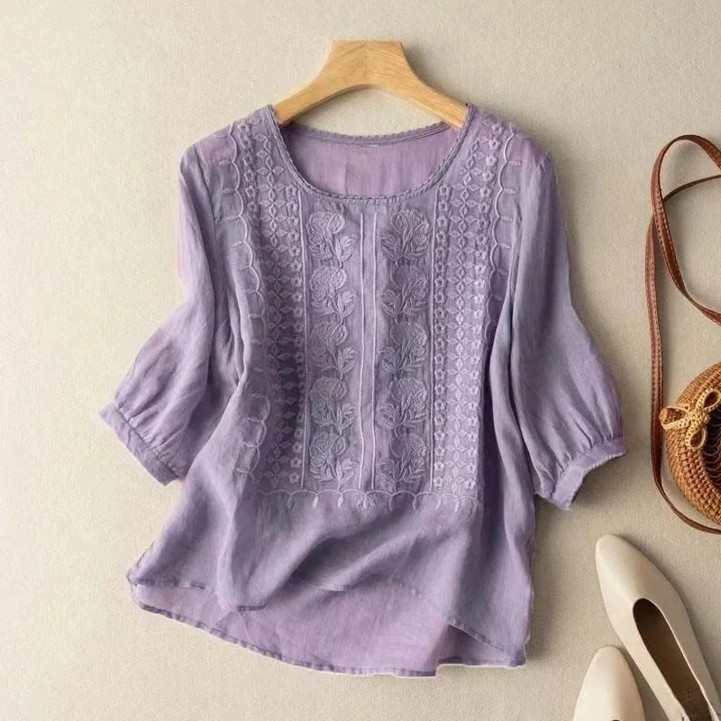 Graceful Embroidered Blouse Design - Image 6