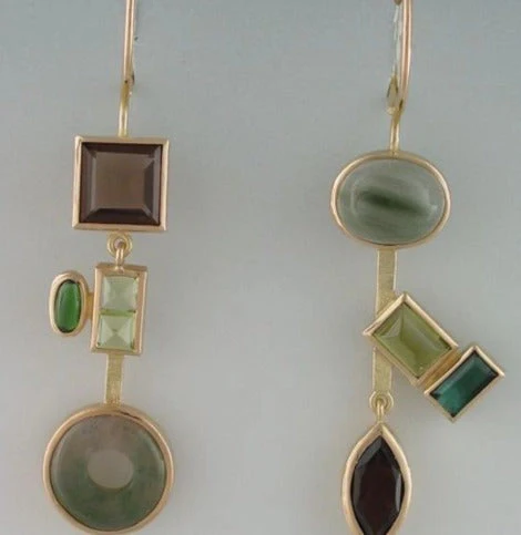 Green Retro-Inspired Dangling Earrings - Image 2