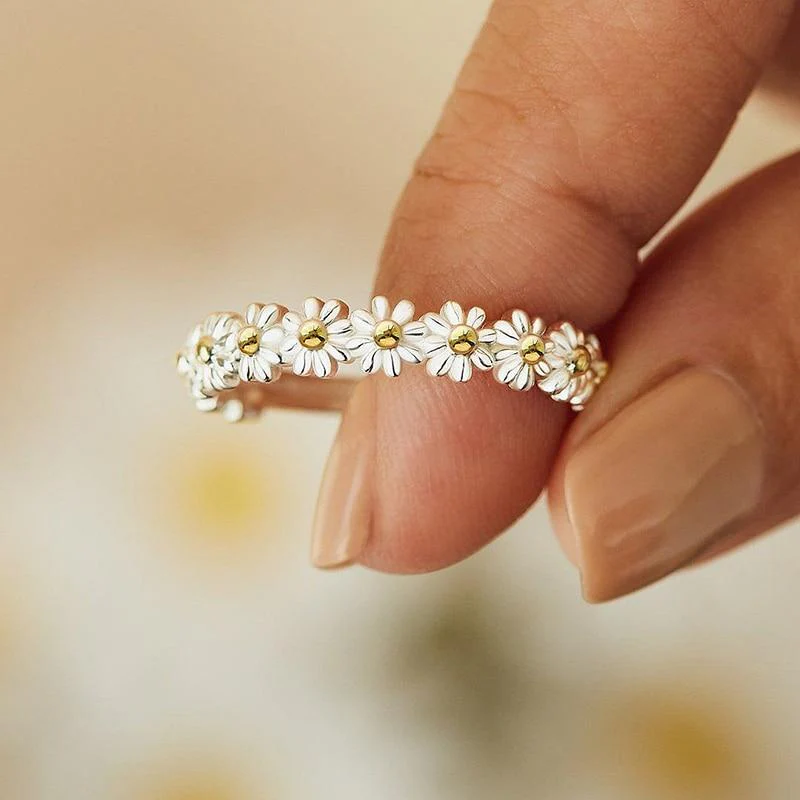 Hand-Painted Daisy Ring in Silver - Image 8