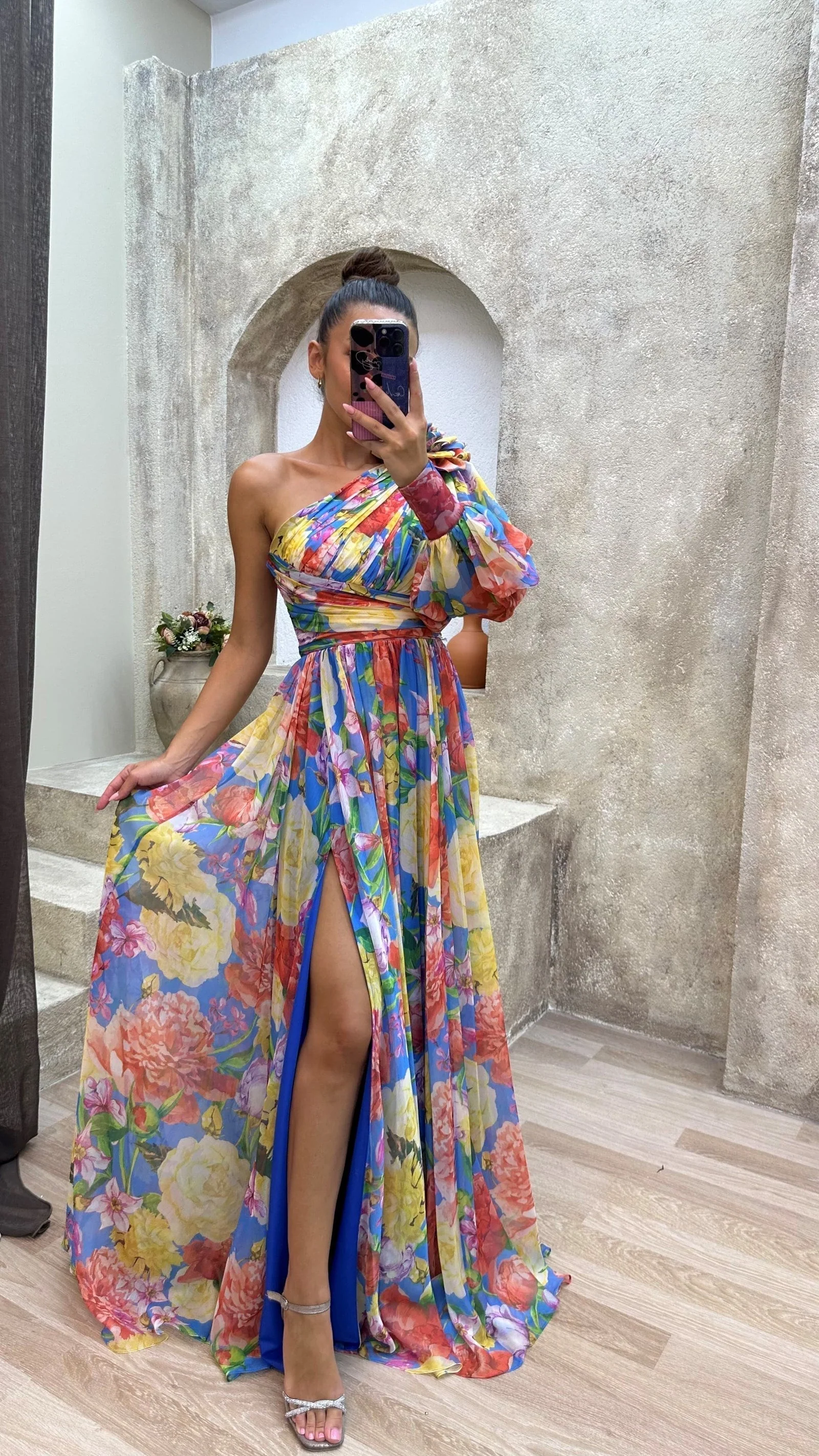 Lightweight Gown With Elegant Drape - Image 4