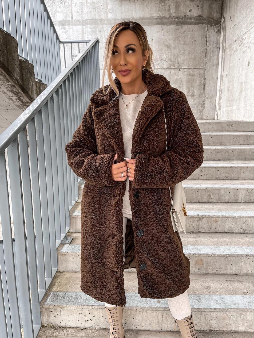 Cozy Women's Longline Wool Coat - Image 10