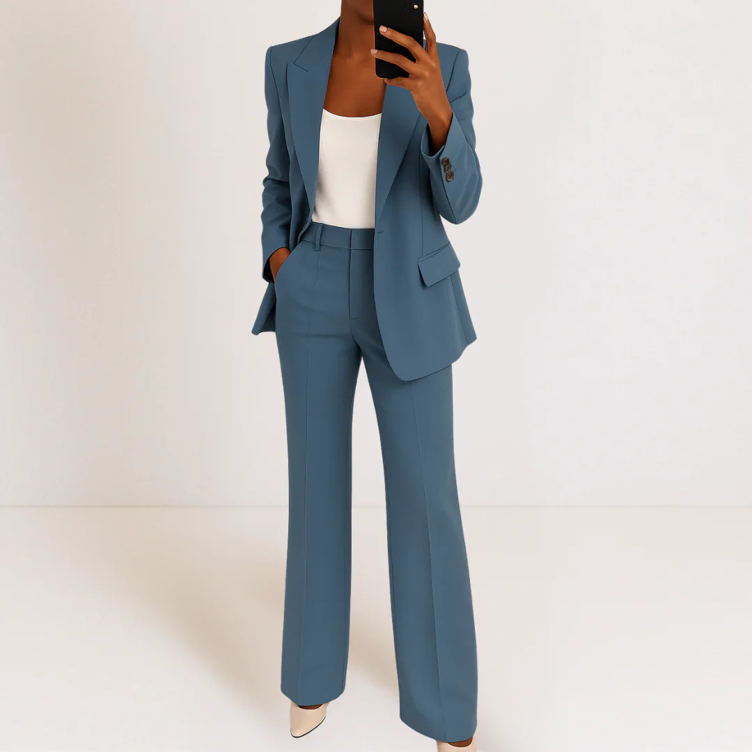 Modern Blazer Outfit with Bold Stripe Trim - Image 12