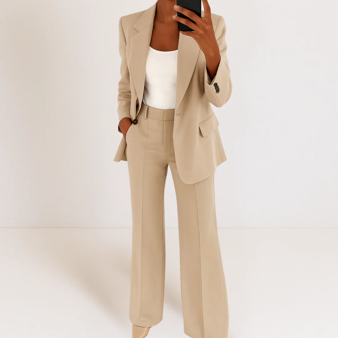 Modern Blazer Outfit with Bold Stripe Trim - Image 5