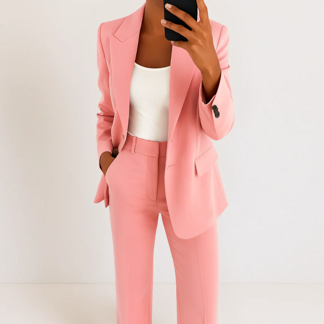 Modern Blazer Outfit with Bold Stripe Trim - Image 8