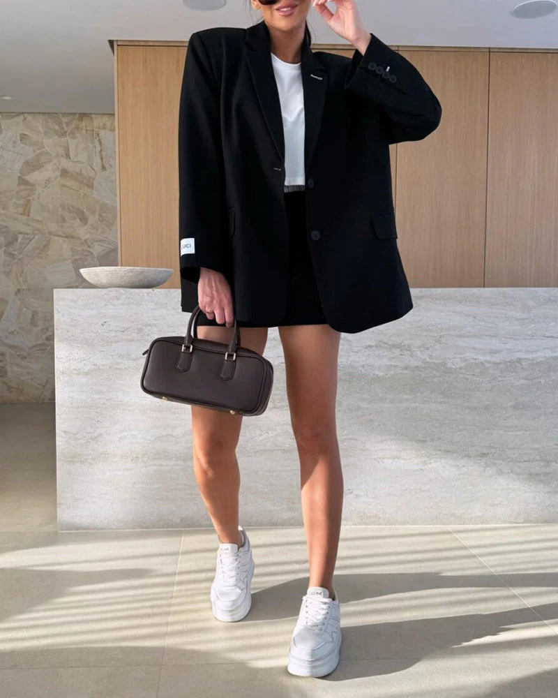 Modern Two-Piece Blazer and Shorts Outfit - Image 18