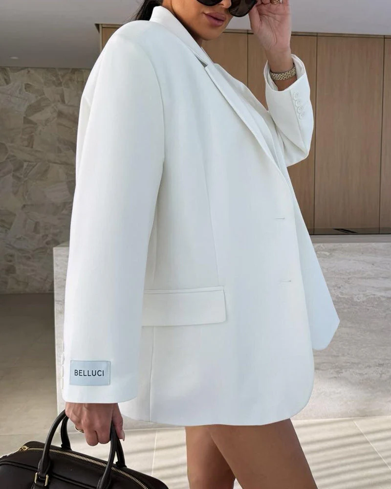 Modern Two-Piece Blazer and Shorts Outfit - Image 6
