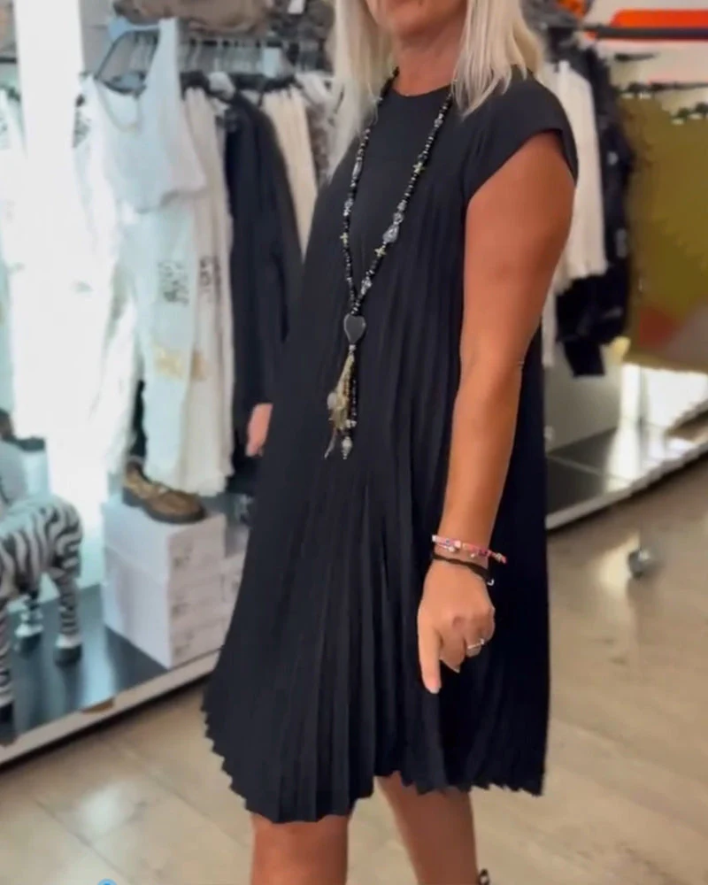 Round neck solid color pleated casual dress - Image 9