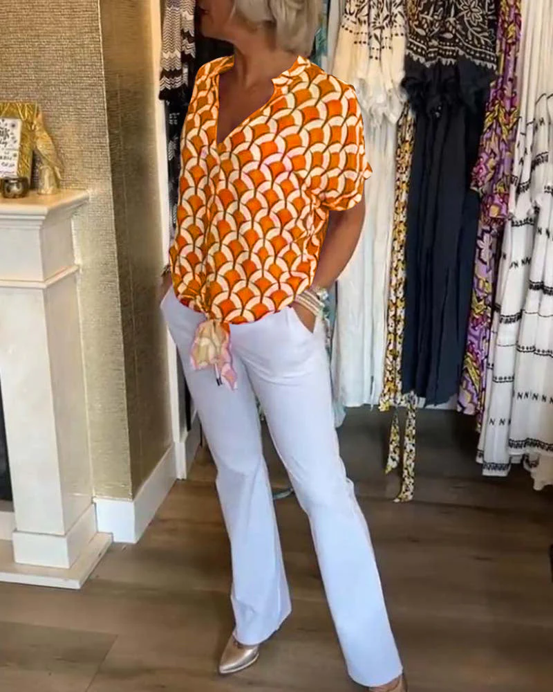 Short-sleeved V-neck printed casual top - Image 13