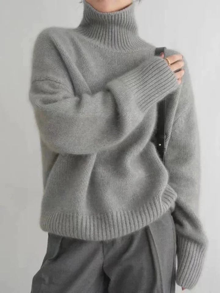 Soft and Elegant Cashmere Turtleneck Sweater - Image 6