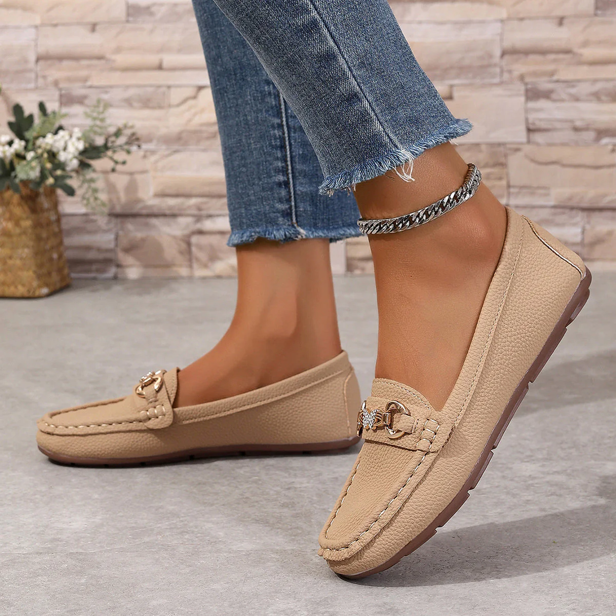 Stylish And Simple Flat Shoes - Image 11