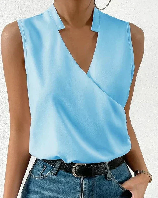 Stylish Blouse with a Timeless Feel - Image 9