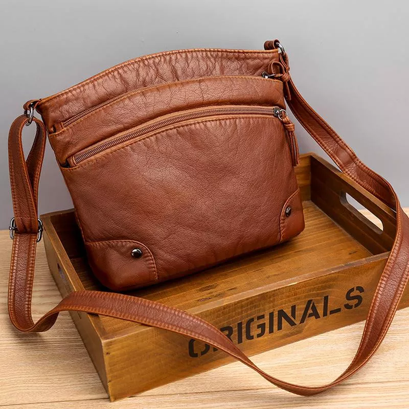 Stylish Leather Shoulder Bag with Modern Design - Image 2